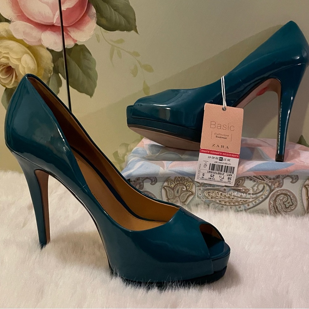 WOMEN’S “ZARA” PLATFORM PEEP TOE HEELS- SIZE 38 (EU)  7-1/2 US. CLR-BLUE/TEAL